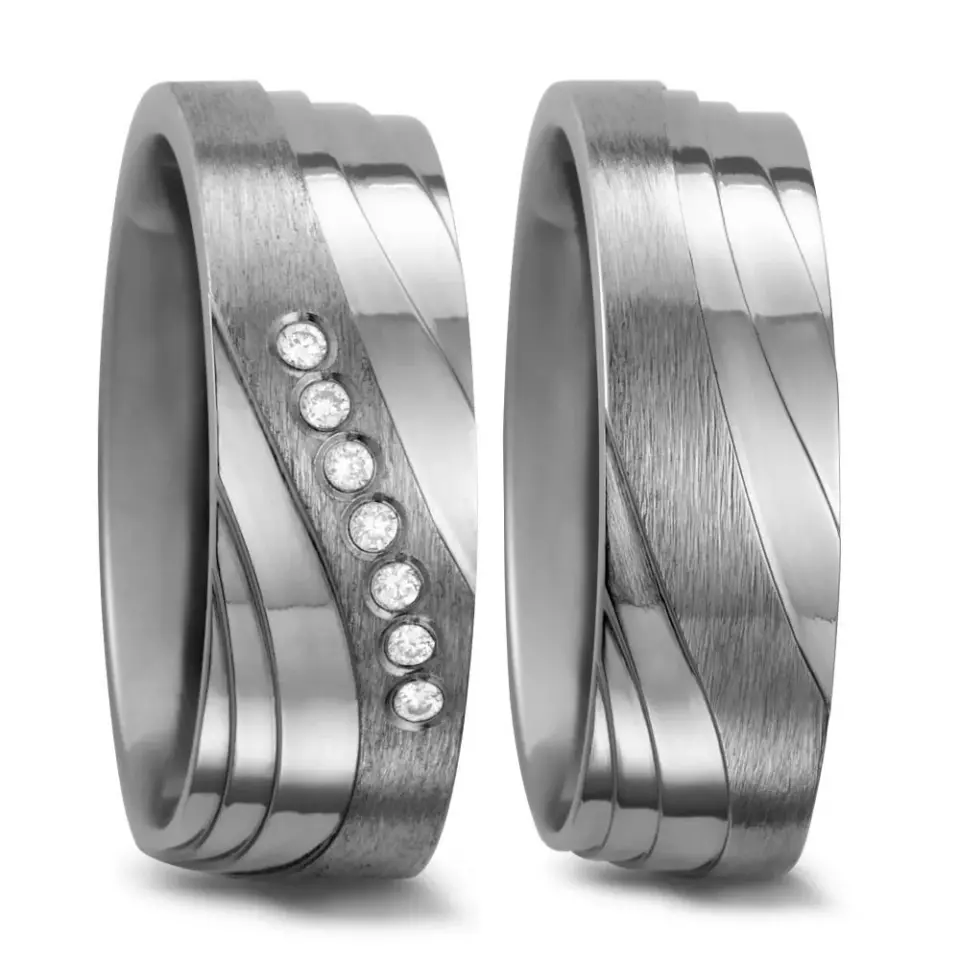 Alianzas de boda de titanio con diamantes