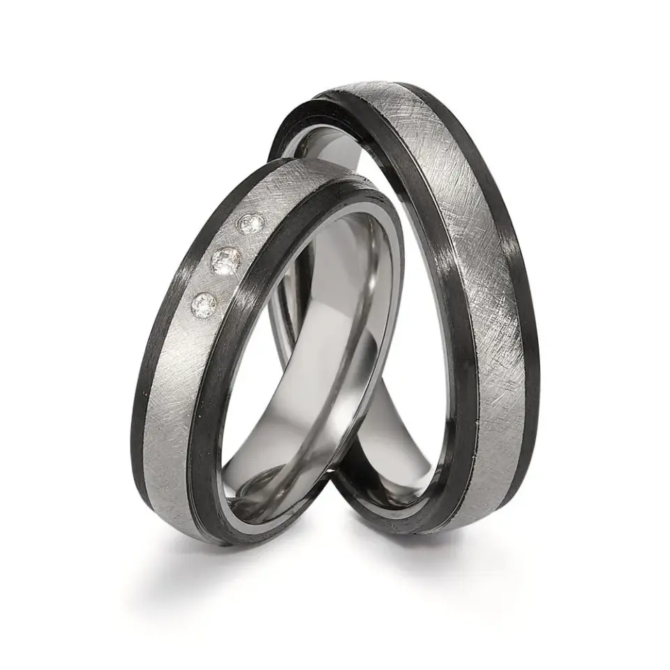 Alianzas de boda de titanio y carbono con diamantes