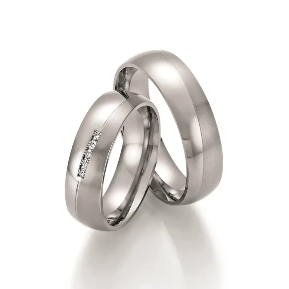 Alianzas de boda de titanio con diamantes