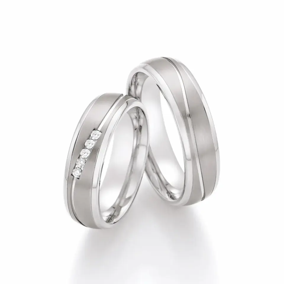 Alianzas de boda de titanio con diamantes