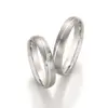 Alianzas de boda de acero con diamantes