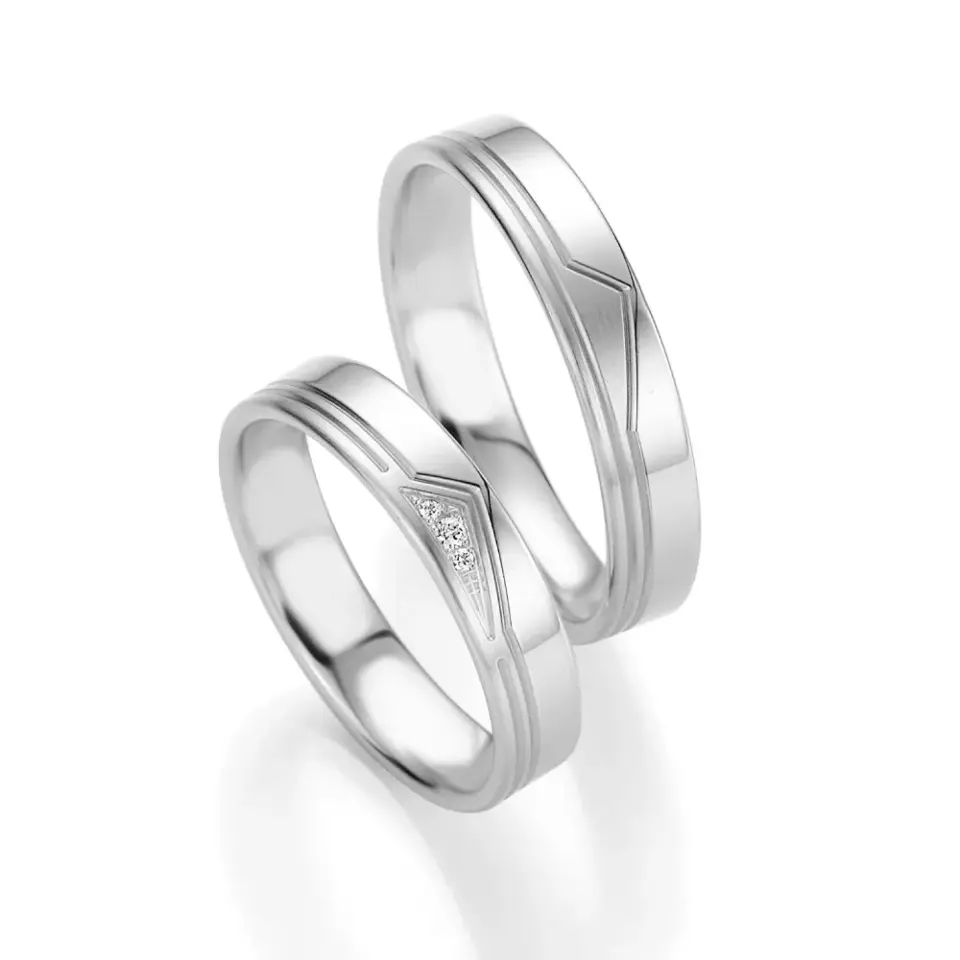 Alianzas de boda de platino con diamantes