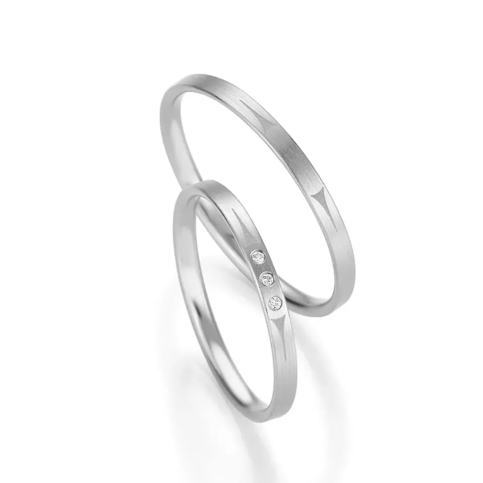 Alianzas de boda de platino con diamantes