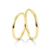Alianzas de boda de oro amarillo