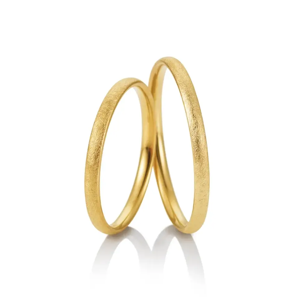 Alianzas de boda de oro amarillo