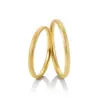Alianzas de boda de oro amarillo