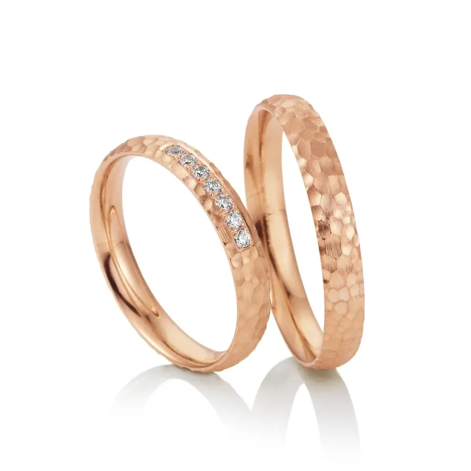 Alianzas de boda de oro rosado con diamantes
