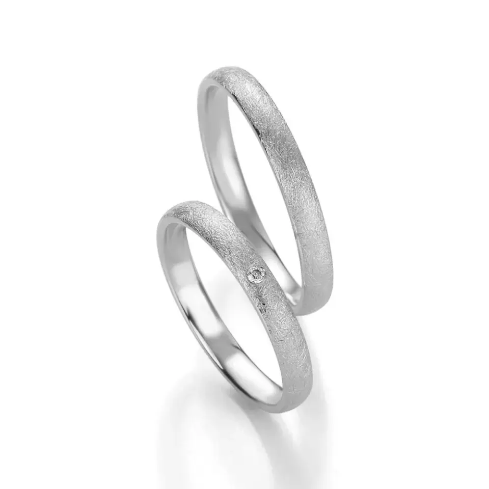 Alianzas de boda de platino con diamante