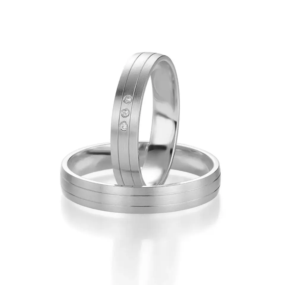 Alianzas de boda de platino con diamantes