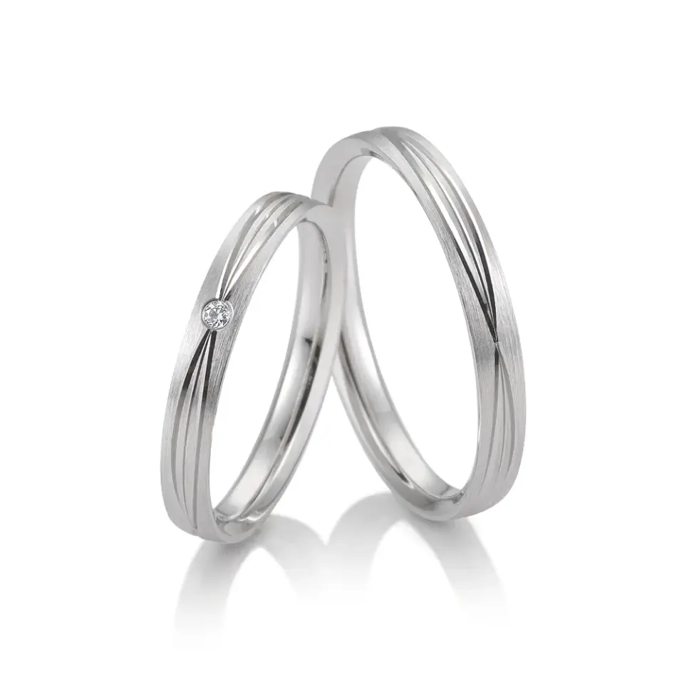 Alianzas de boda de platino con diamante