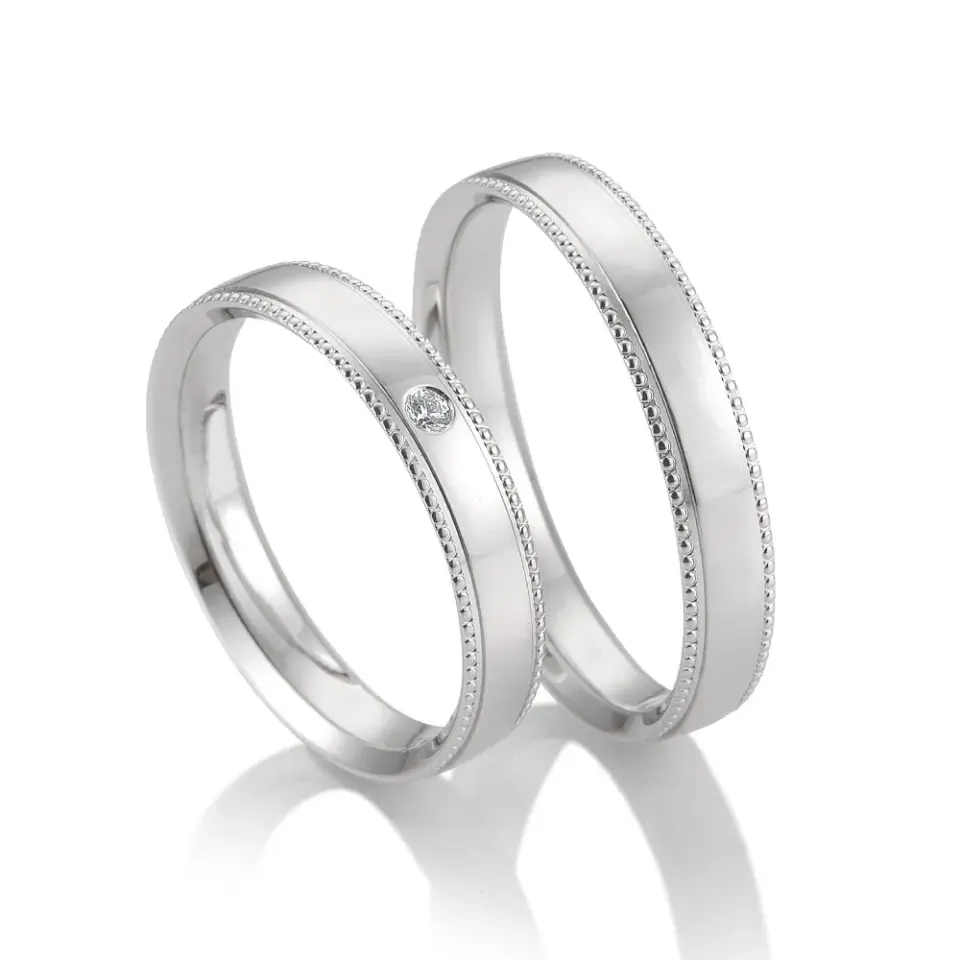 Alianzas de boda de platino con diamante