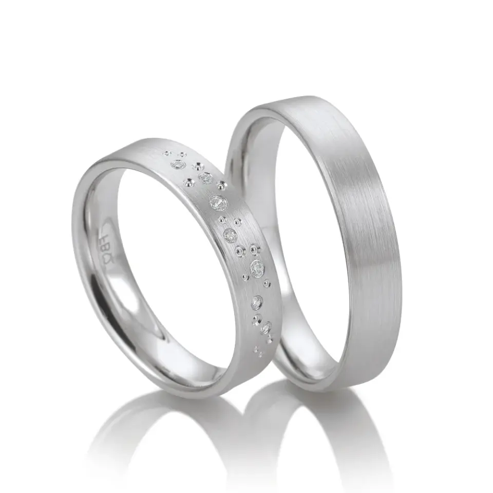 Alianzas de boda de platino con diamantes