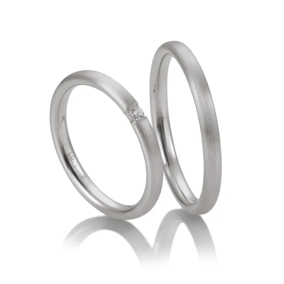 Alianzas de boda de platino con diamante