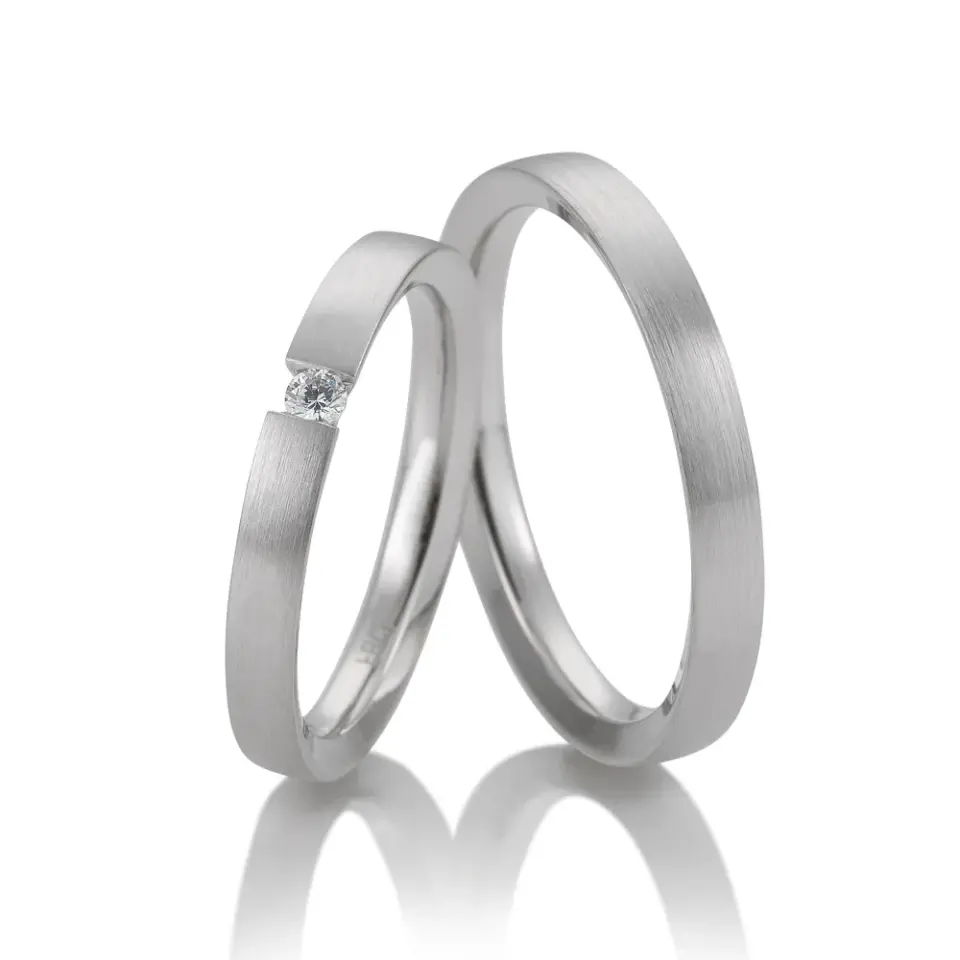 Alianzas de boda de platino con diamante