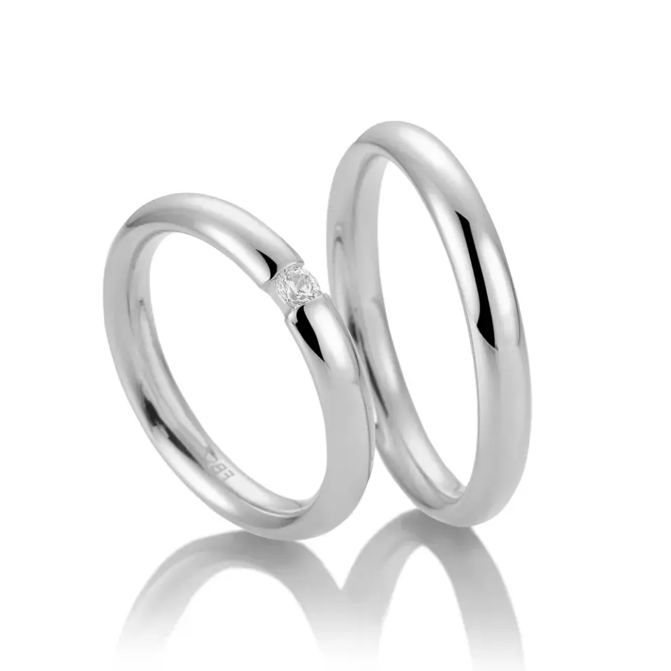 Alianzas de boda de platino con diamante