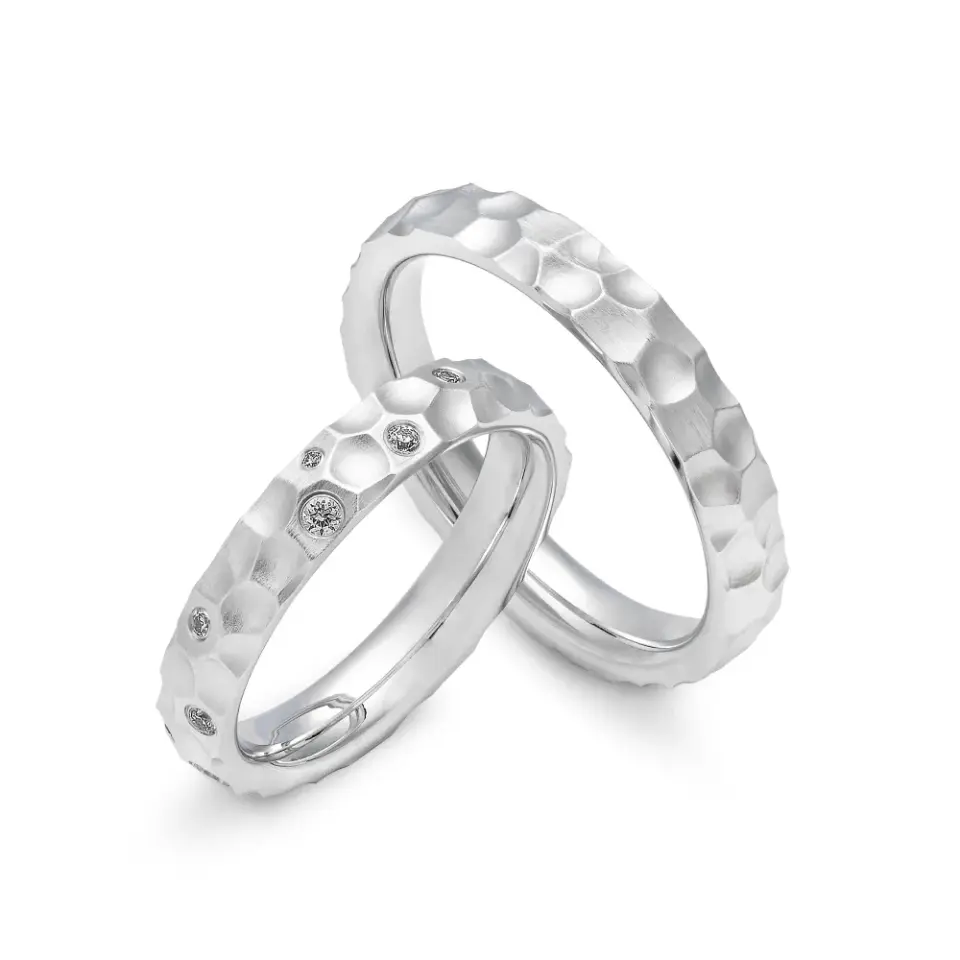 Alianzas de boda de paladio con diamantes