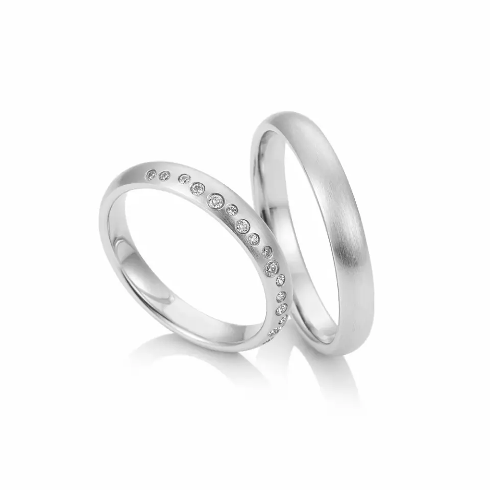 Alianzas de boda de platino con diamantes