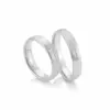 Alianzas de boda de platino con diamante