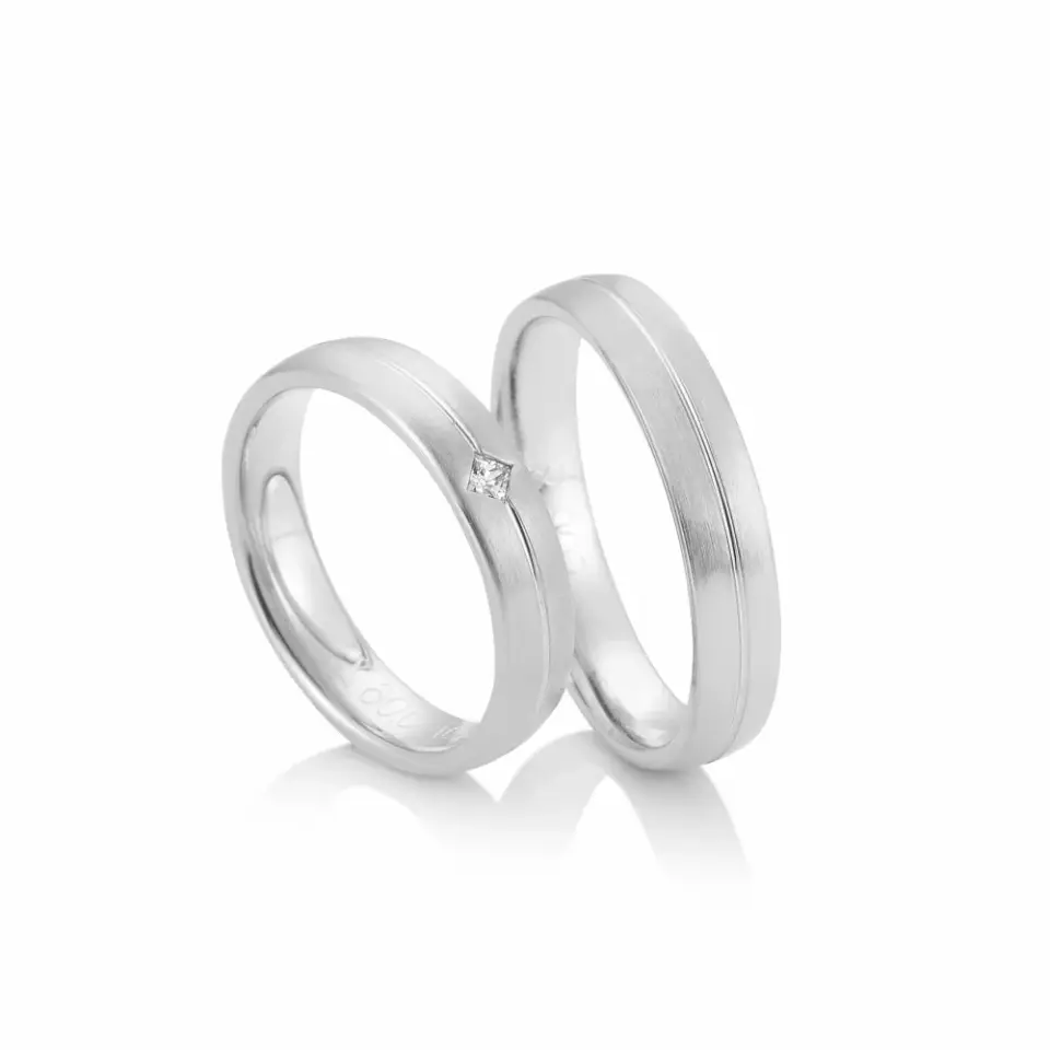 Alianzas de boda de platino con diamante