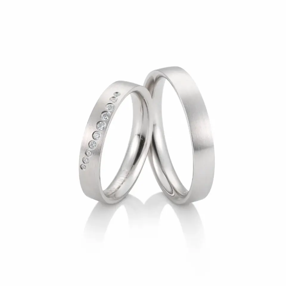 Alianzas de boda de platino con diamantes