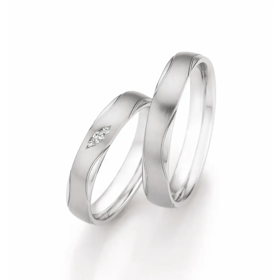 Alianzas de boda de platino con diamantes