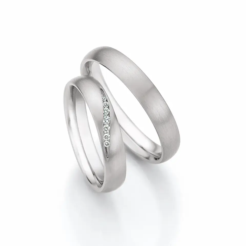 Alianzas de boda de platino con diamantes