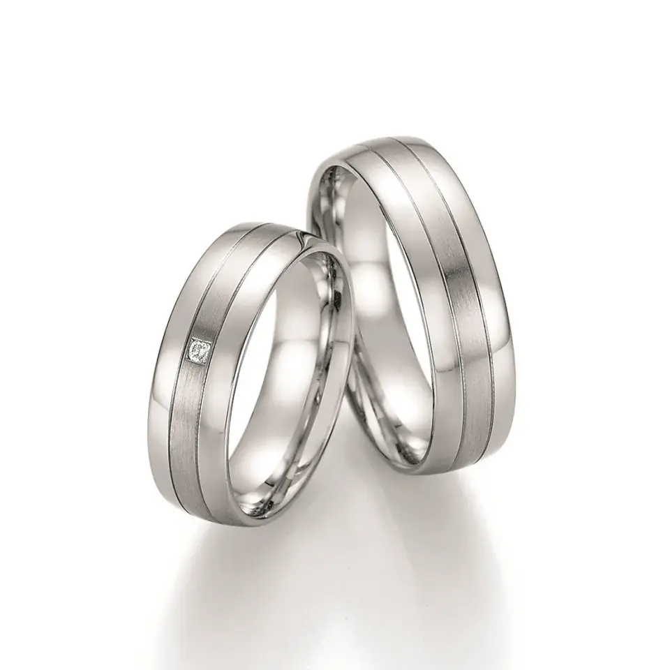 Alianzas de boda de plata con diamante