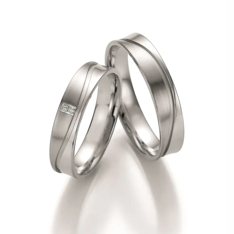 Alianzas de boda de oro blanco con diamantes