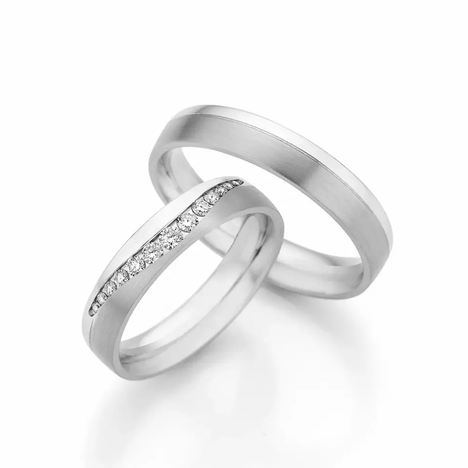 Alianzas de boda de oro blanco con diamantes