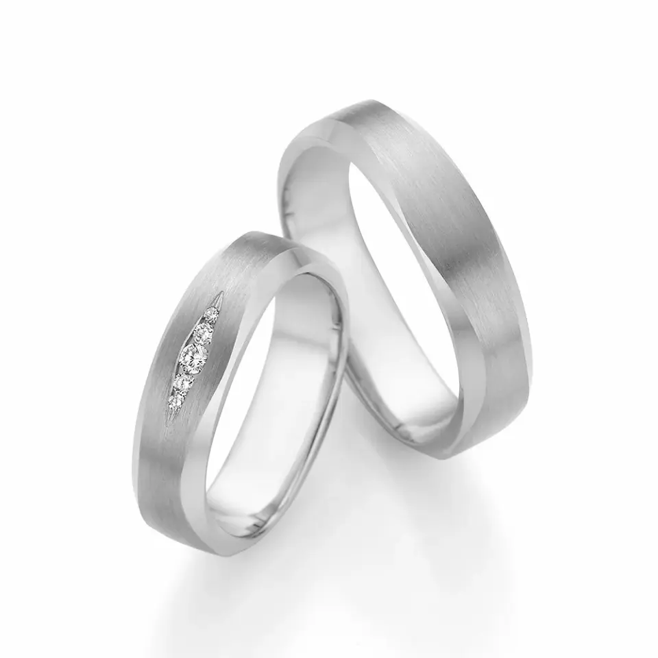 Alianzas de boda de oro blanco con diamantes