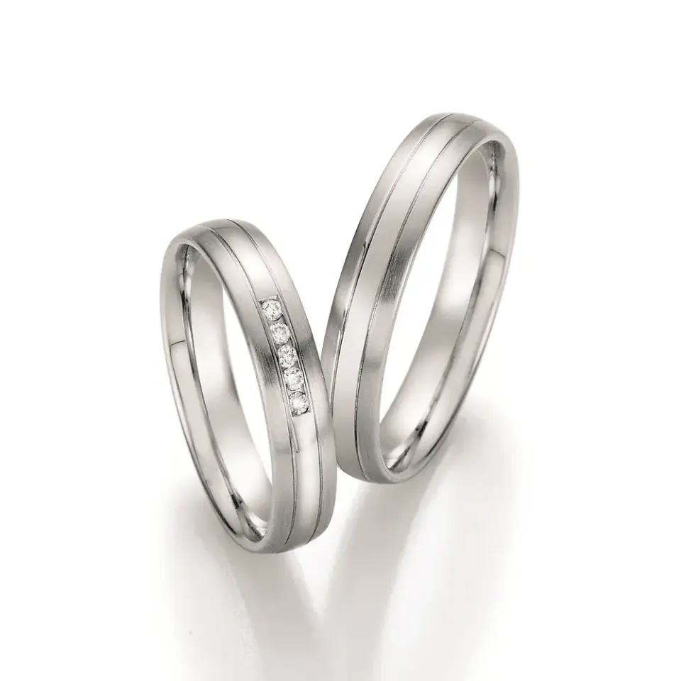 Alianzas de boda de oro blanco con diamantes