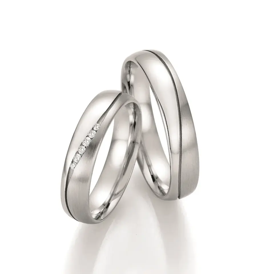Alianzas de boda de oro blanco con diamantes