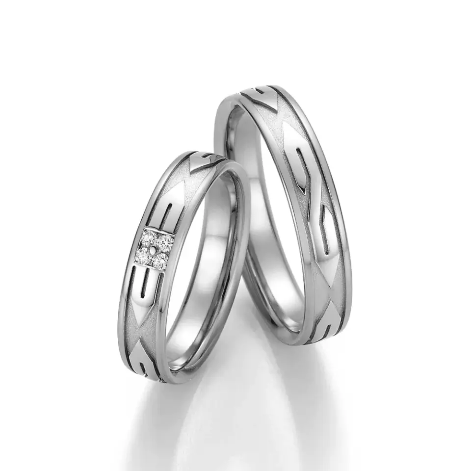 Alianzas de boda de oro blanco con diamantes
