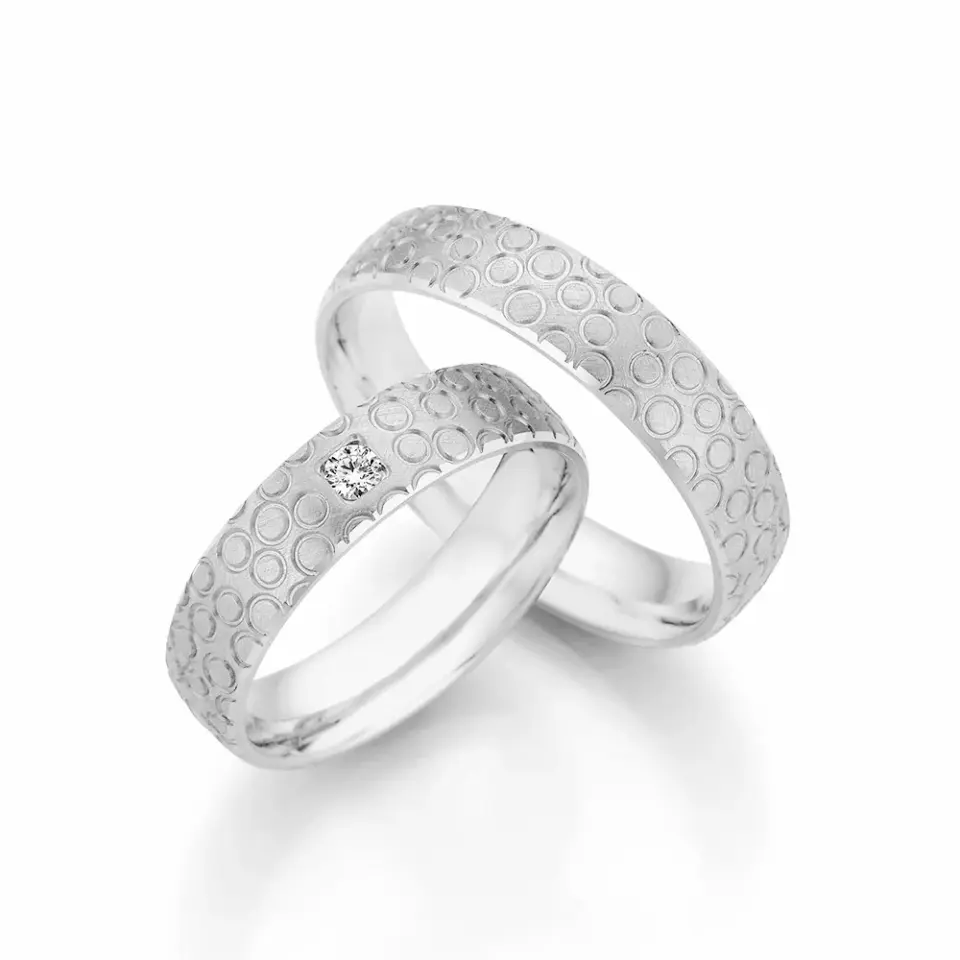 Alianzas de boda de paladio con diamante