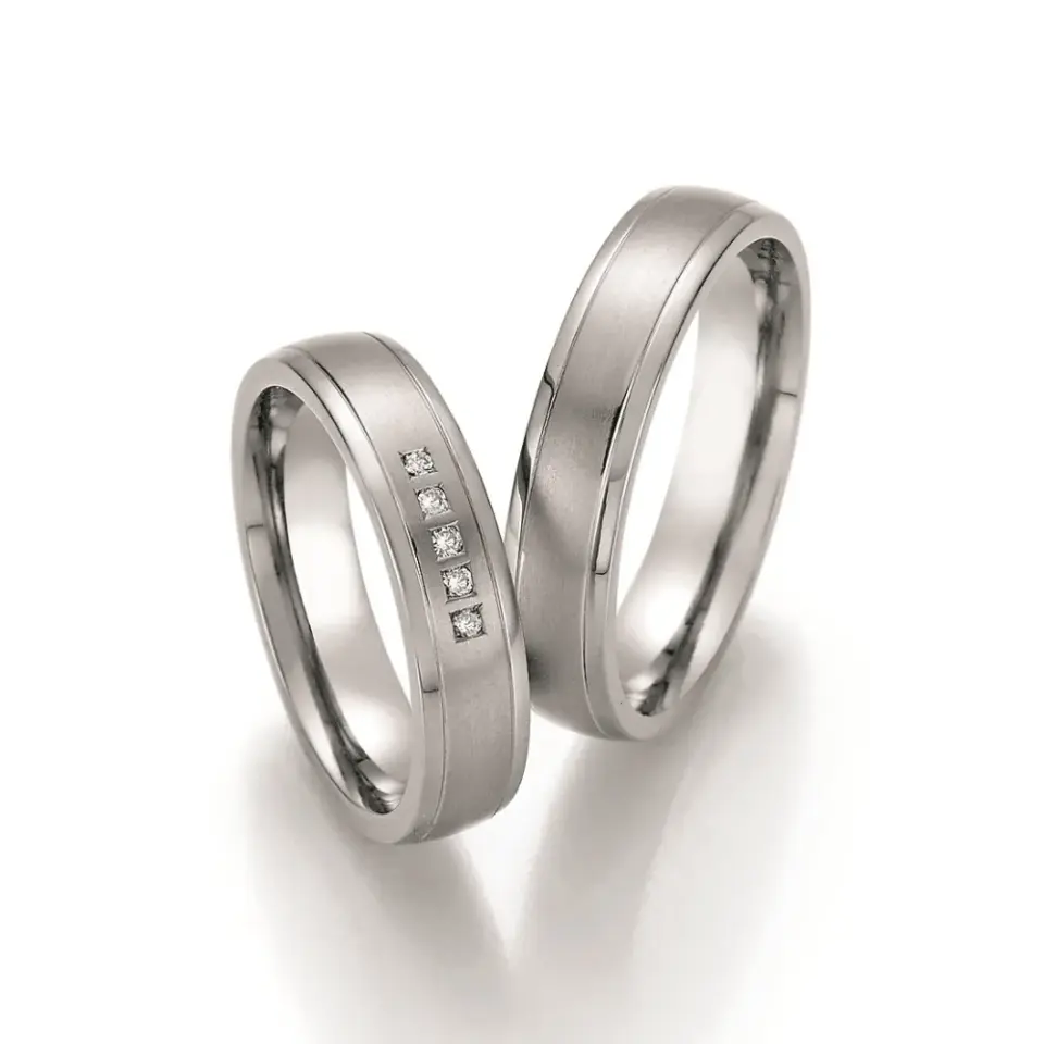 Alianzas de boda de titanio con diamantes