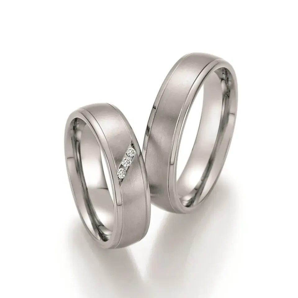 Alianzas de boda de titanio con diamantes