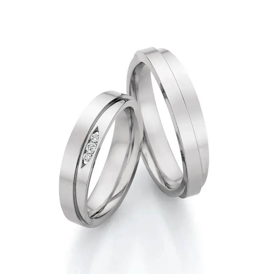 Alianzas de boda de acero con diamantes