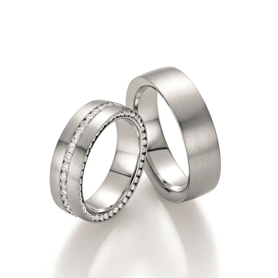 Alianzas de boda de paladio con diamantes
