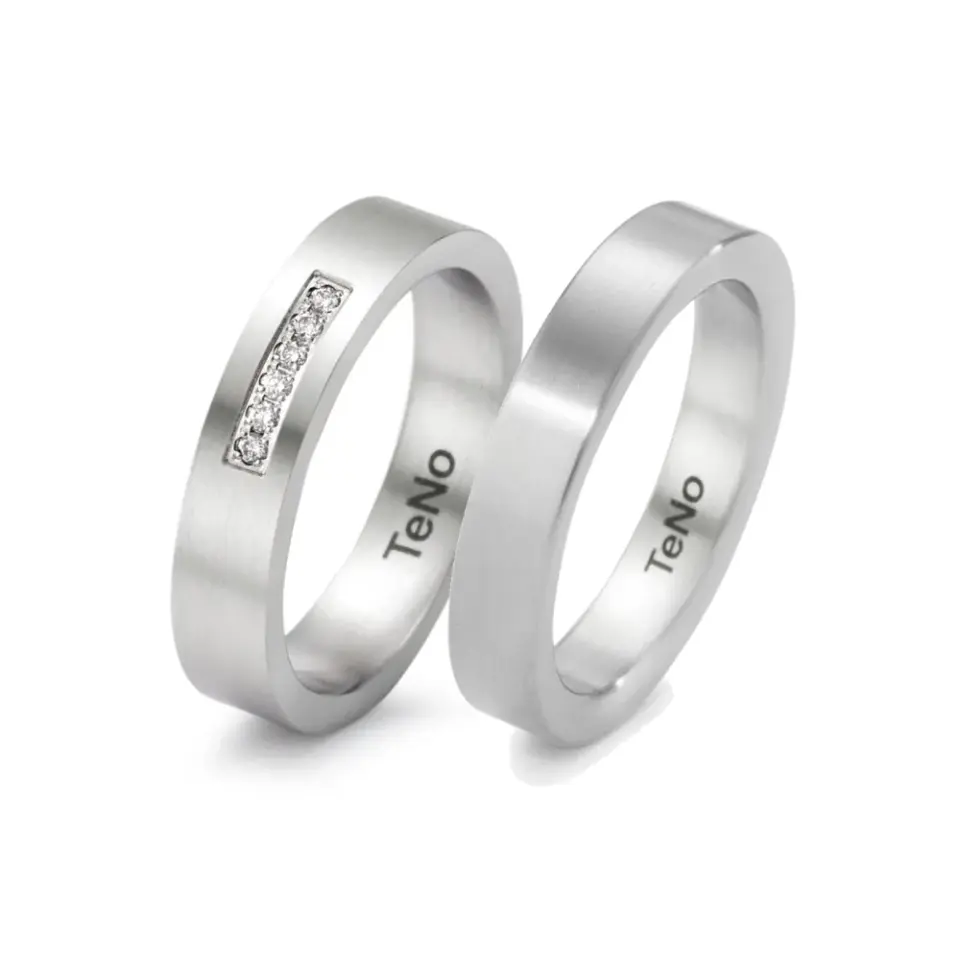Alianzas de boda de acero con diamantes