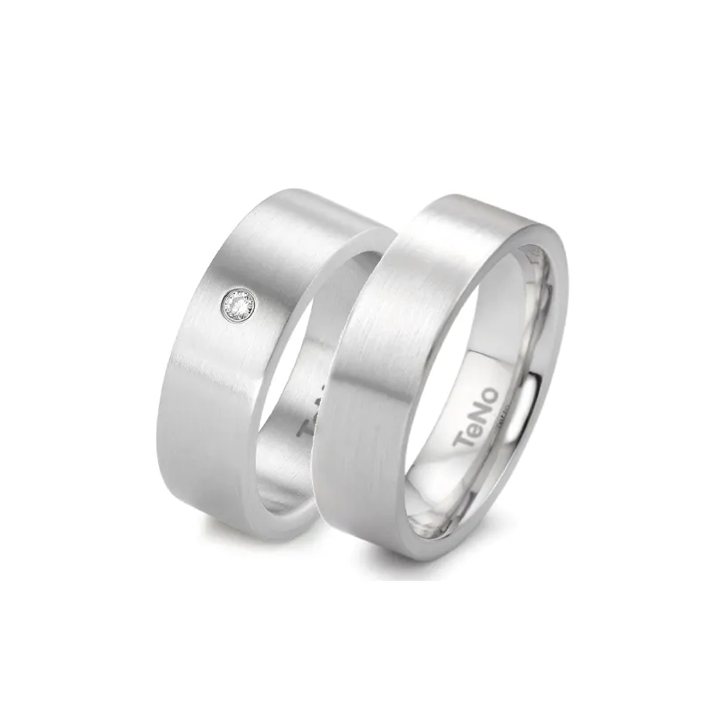 Alianzas de boda de acero con diamante