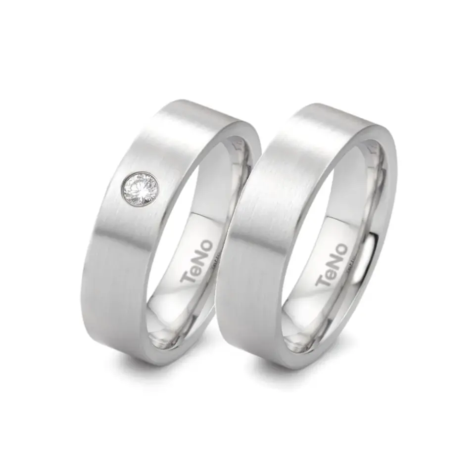 Alianzas de boda de acero con diamante