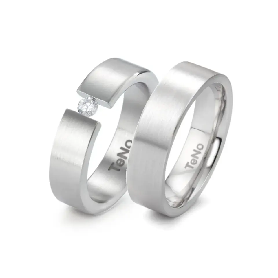 Alianzas de boda de acero con diamante