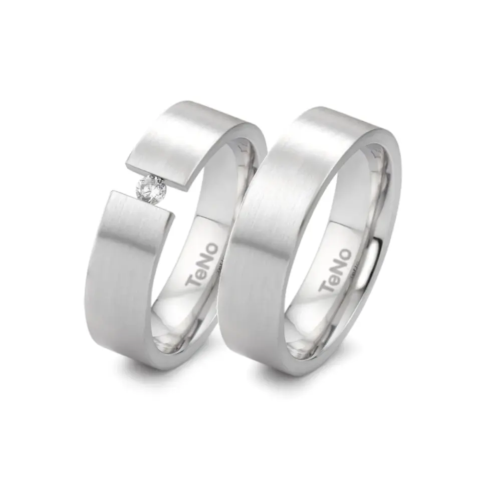 Alianzas de boda de acero con diamante