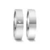 Alianzas de boda de acero con diamante