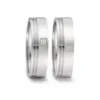 Alianzas de boda de acero con diamante
