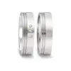 Alianzas de boda de acero con diamantes