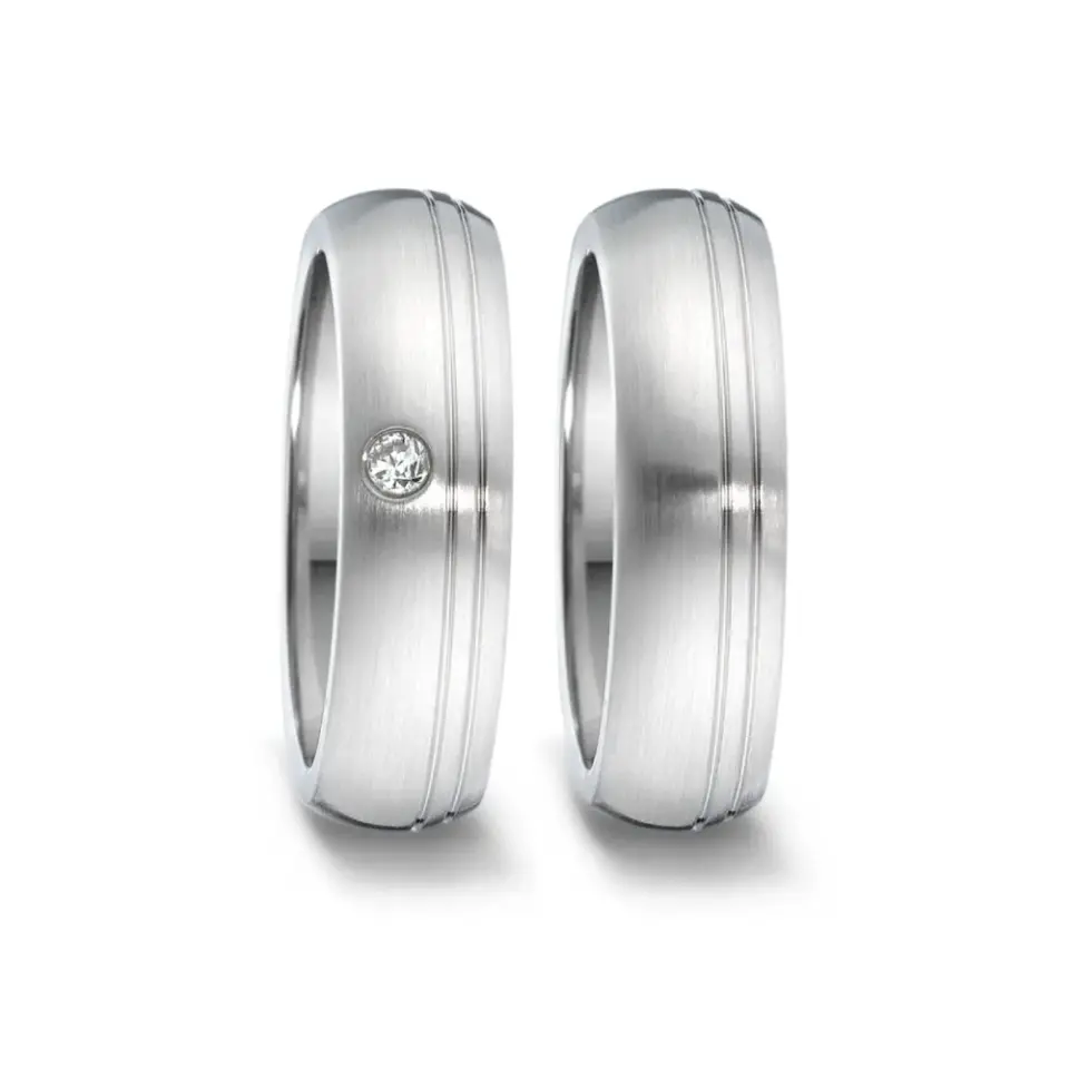 Alianzas de boda de acero con diamante