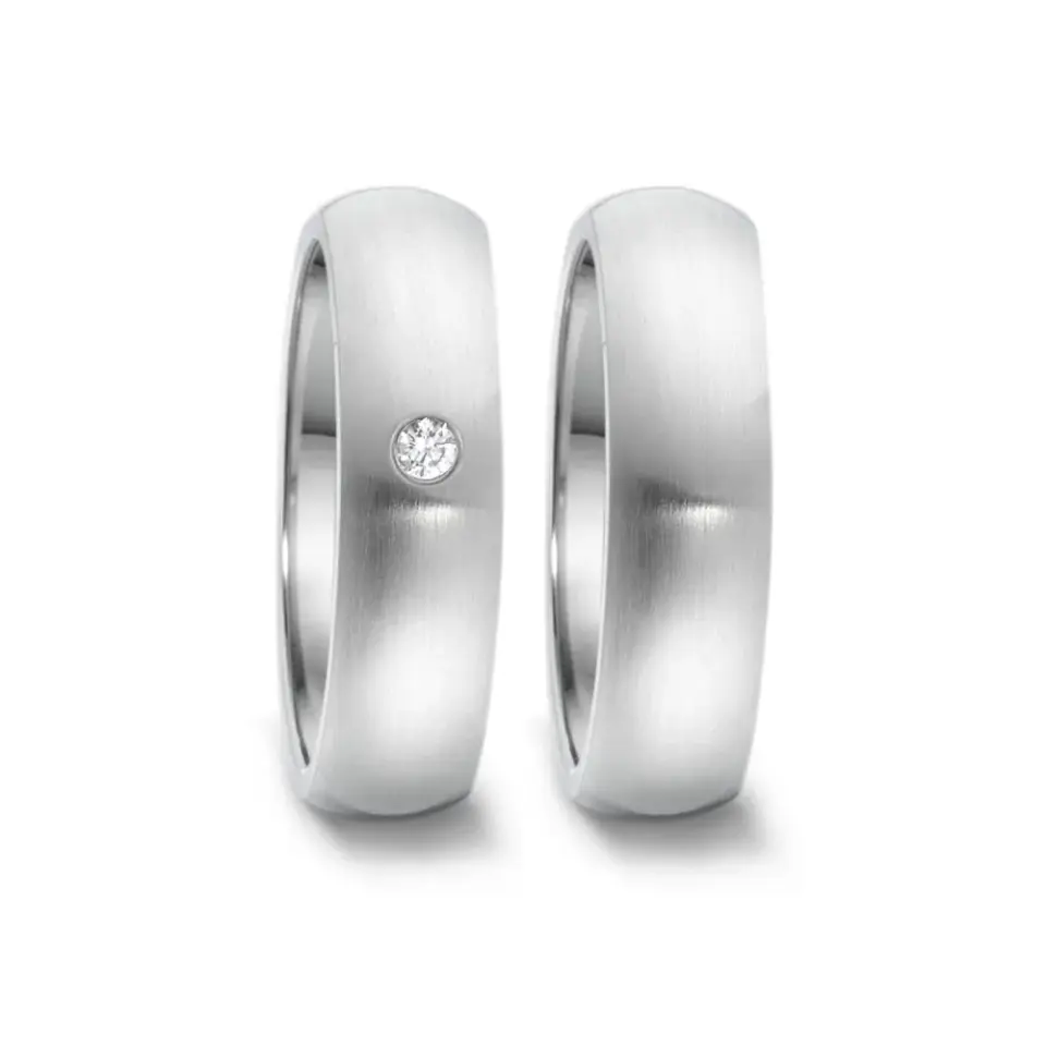 Alianzas de boda de acero con diamante
