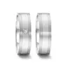 Alianzas de boda de acero con diamante