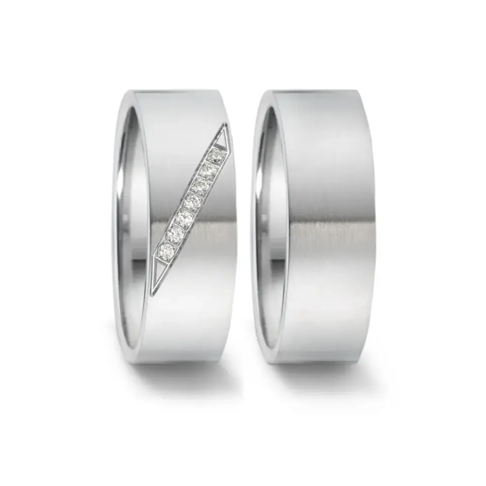 Alianzas de boda de acero con diamantes